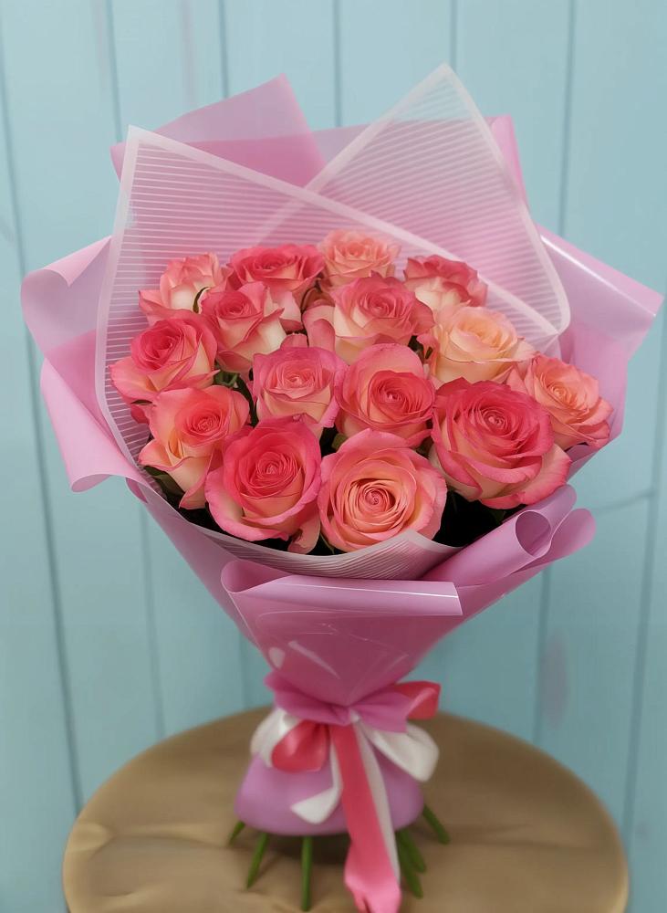 Букет 15 Розовых роз Равель в Таштаголе