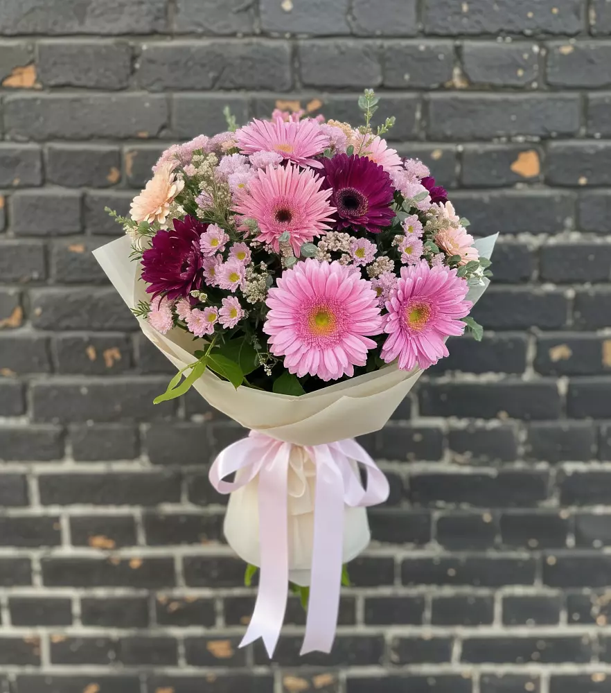 Букет цветов из: Герберы и Хризантемы в Таштаголе