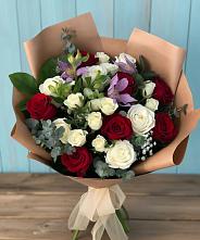 Букет цветов из:  Розы и Альстромерии в Таштаголе