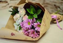 Букет цветов из:  Розы и Хризантемы #REPLACE_PRED# Таштаголе
