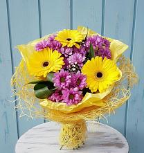 Букет цветов из:  Хризантемы и Герберы #REPLACE_PRED# Таштаголе