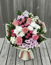 Букет цветов из:  Альстромерии, Гвоздики, Розы и Хризантемы в Таштаголе