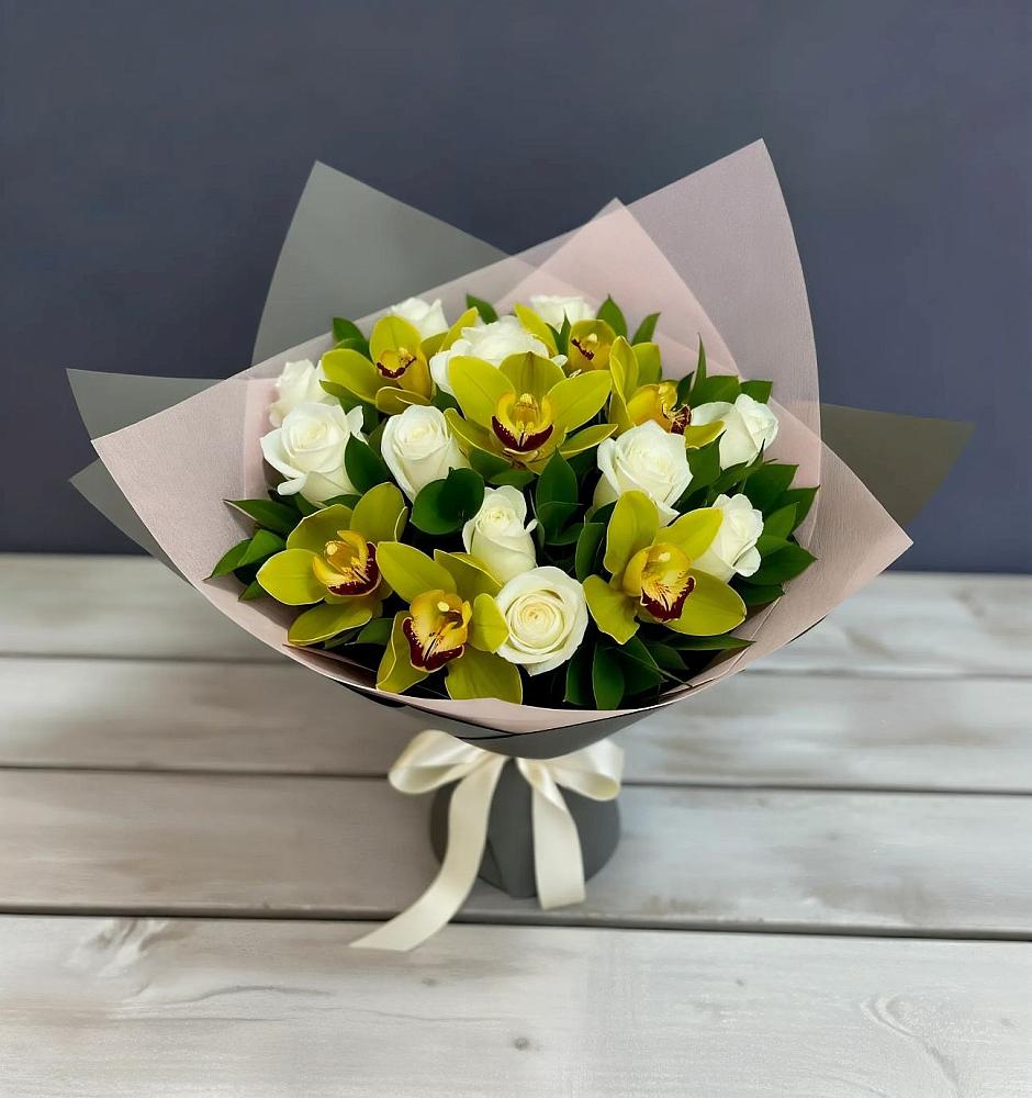 Букет цветов из: Орхидеи и Розы в Таштаголе