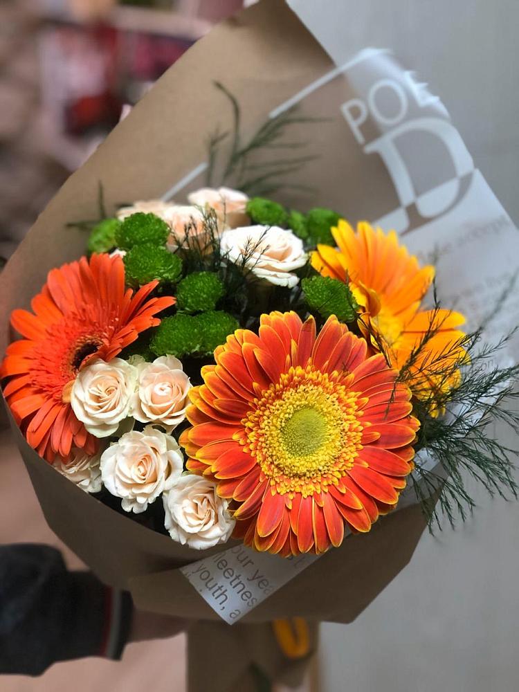 Букет цветов из: Герберы, Хризантемы и Розы в Таштаголе