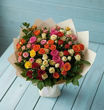 Букет Микс из разноцветных кустовых роз в Таштаголе